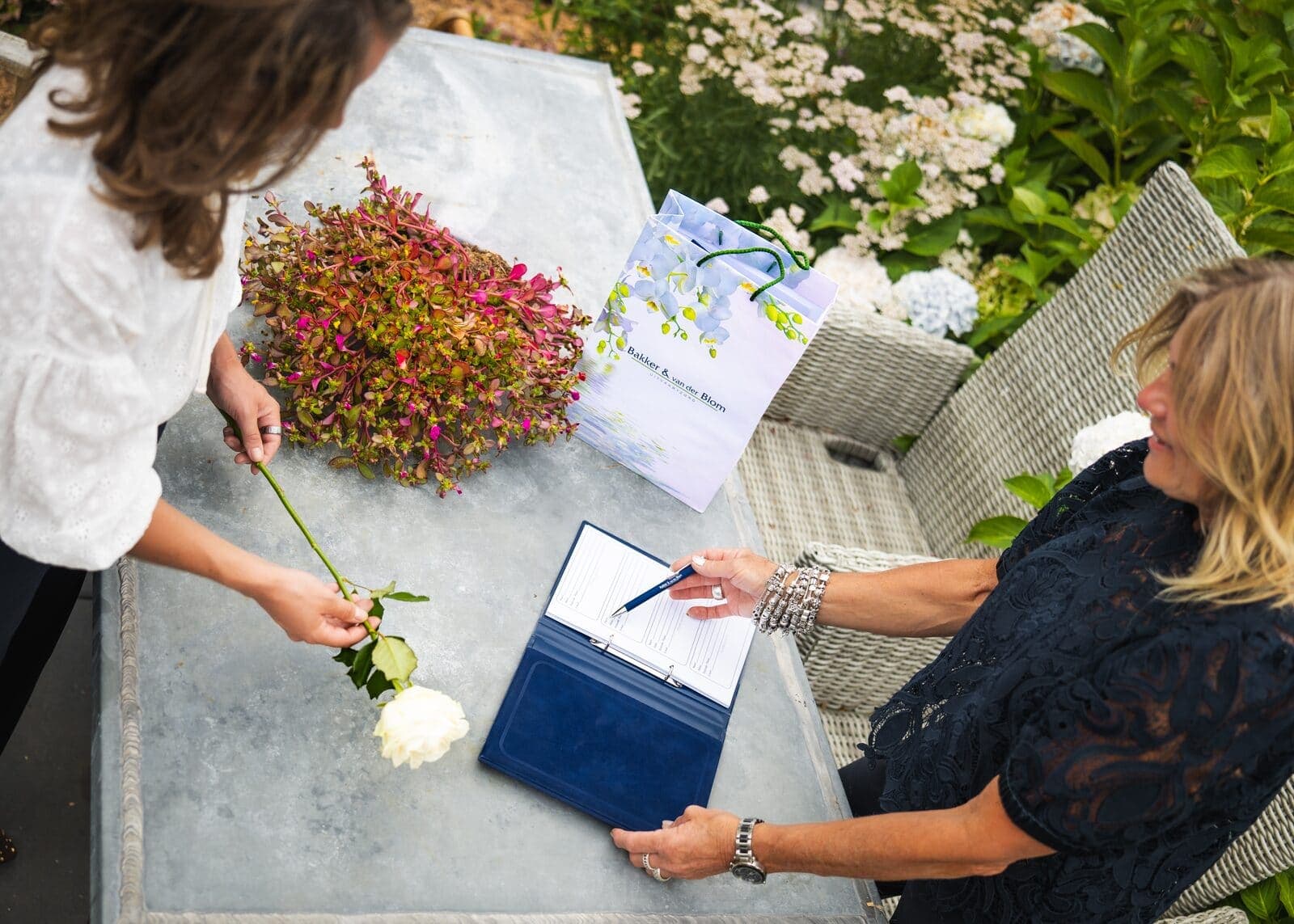 Een gesprek in de tuin